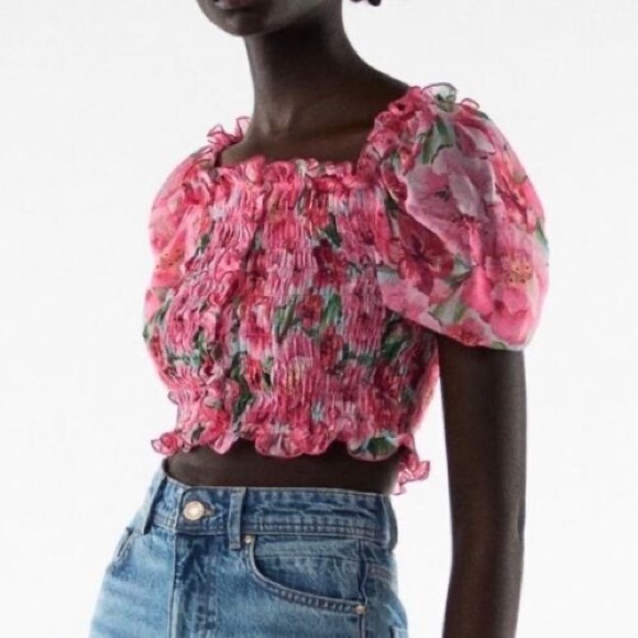 Women's Pink Floral Printed Smocking Crepe Crop Top